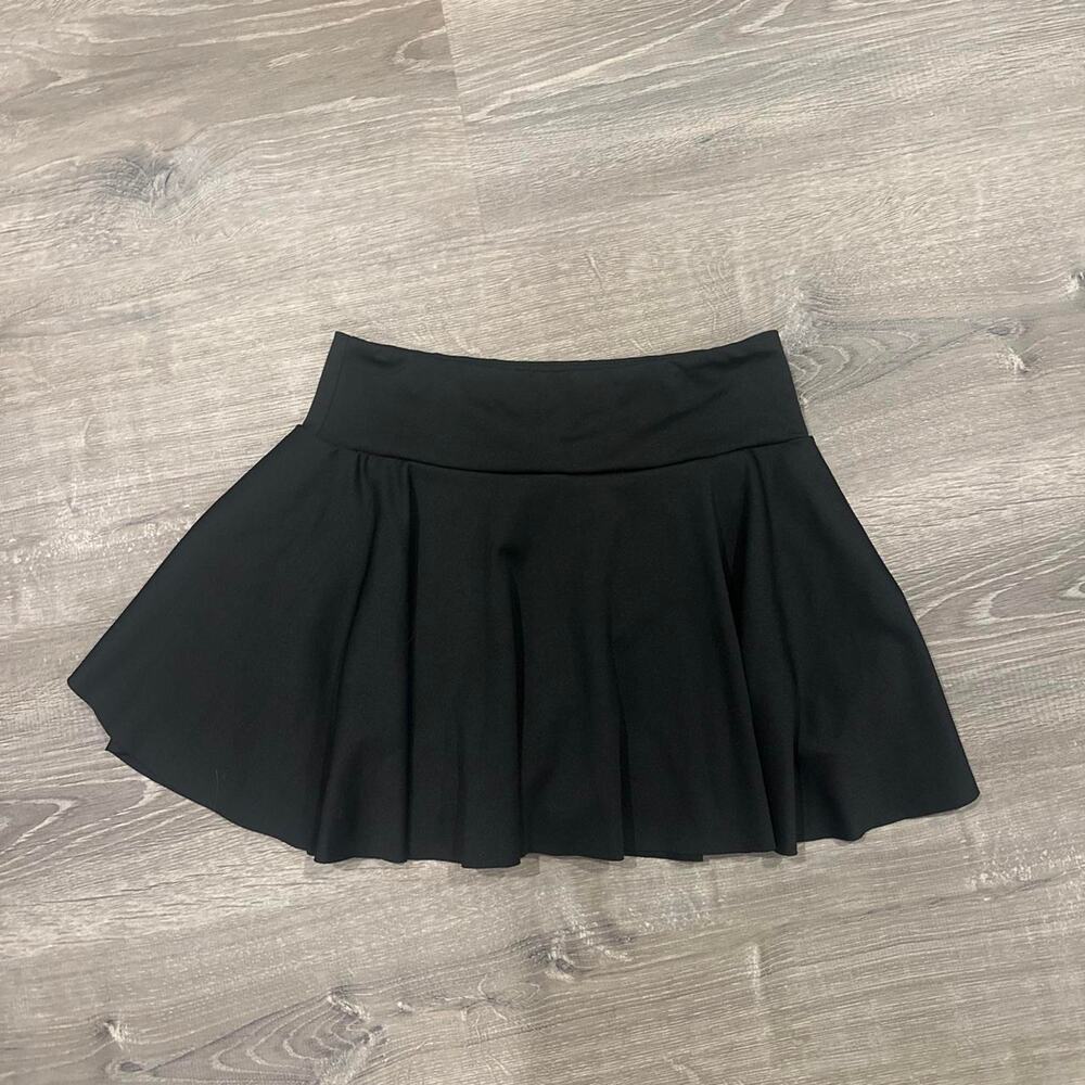 Black pleated mini skirt with